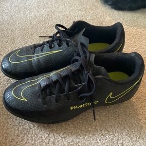 Nike Phantom Soccer Cleats